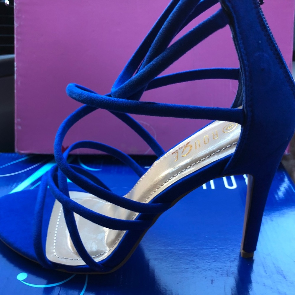 🌷Spring🌷 Never worn Blue heels
